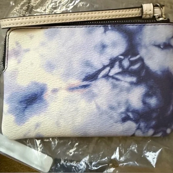 Coach Limited Edition Tie Dye Corner Zip Wristlet - Picture 2 of 6